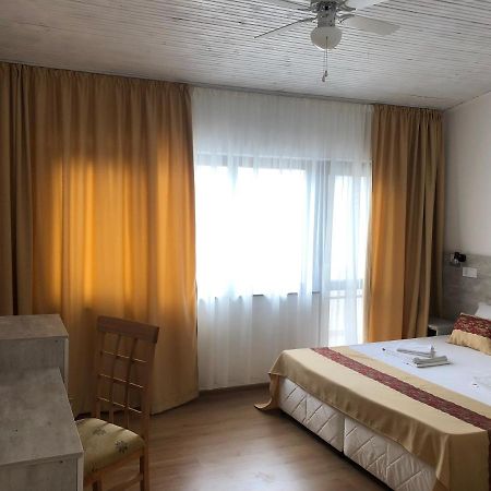 Guest Rooms Southern Nights Varvara  Ngoại thất bức ảnh