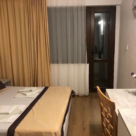 Guest Rooms Southern Nights Varvara  Ngoại thất bức ảnh