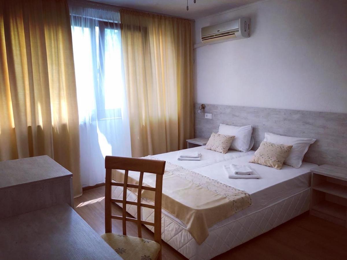 Guest Rooms Southern Nights Varvara  Ngoại thất bức ảnh