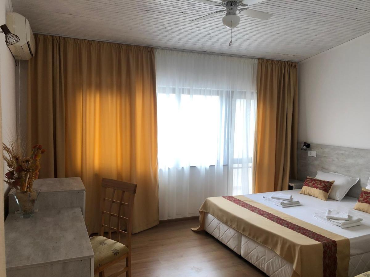 Guest Rooms Southern Nights Varvara  Ngoại thất bức ảnh