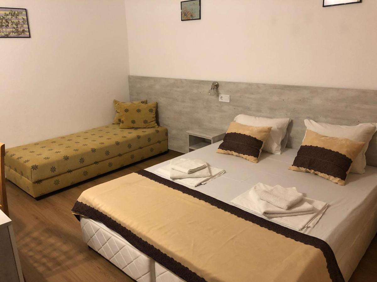 Guest Rooms Southern Nights Varvara  Ngoại thất bức ảnh